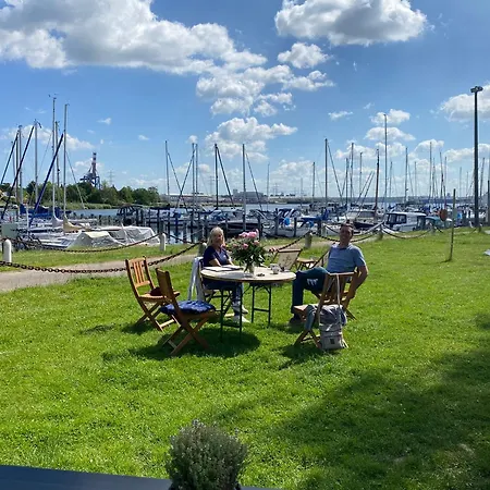 Tatil Evi Hausboot Snowbird Luebeck *